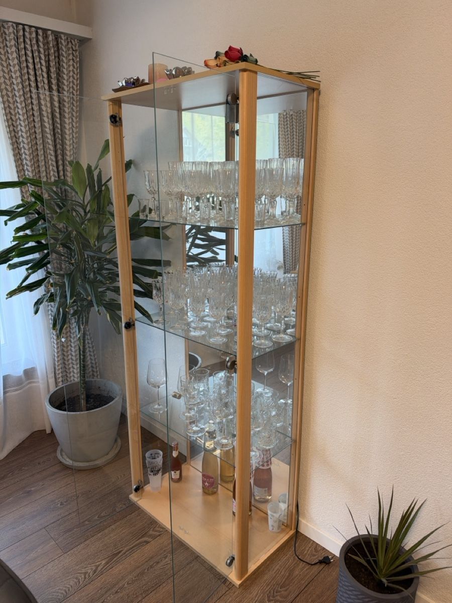 Vetrine: Glasvitrine mit Beleuchtung – Usato da Kreuzlingen venduto da jen_n85p 2