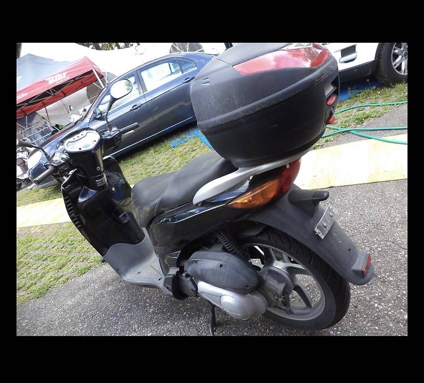 Route: Honda SH125 JG. 2003 Roller – D'occasion à Zürich par leo_t9sr 2