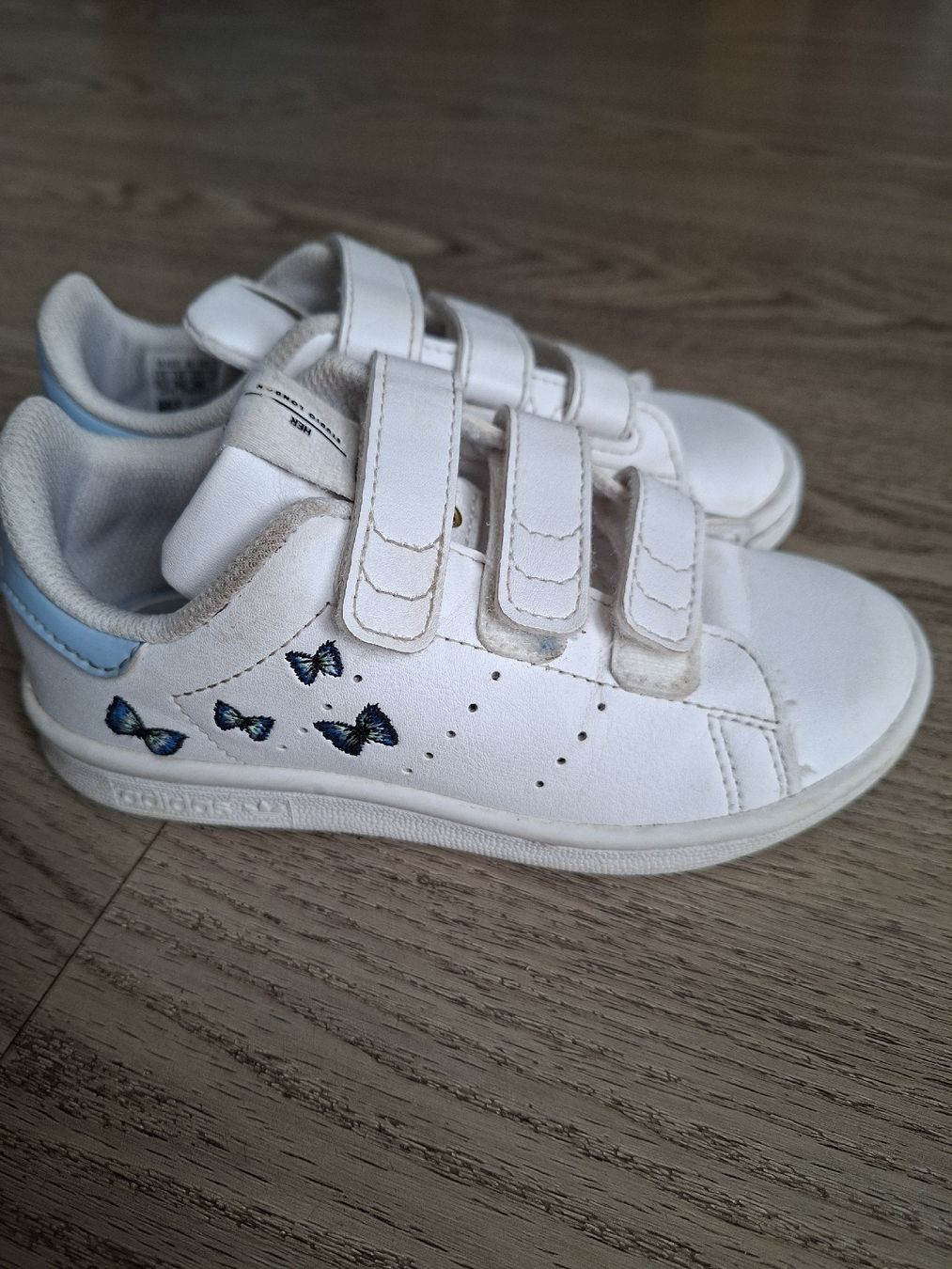 Adidas Chaussures filles: basket adidas stan smith taille 28 – D'occasion à Chavannes-de-Bogis par senator635 1