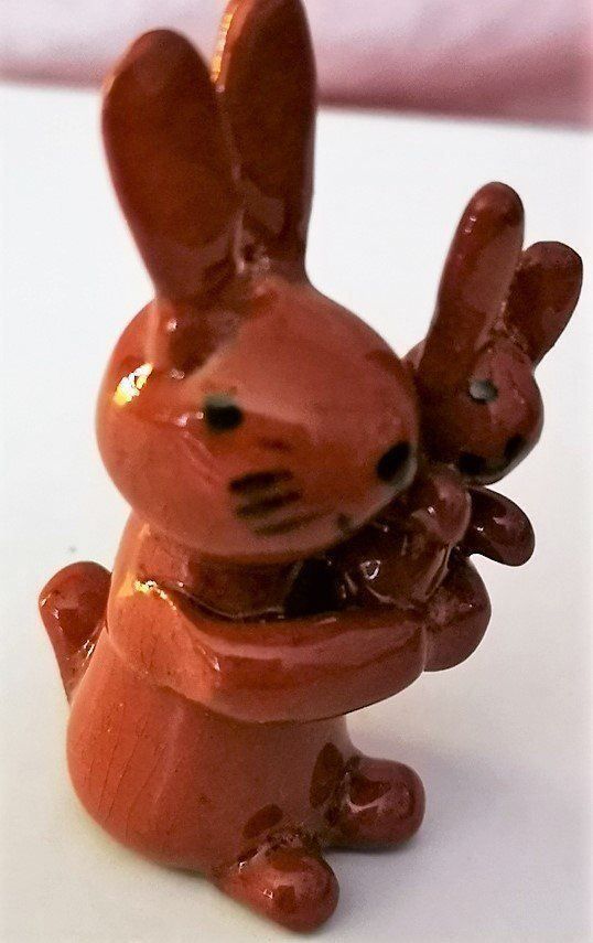 Statuette: Ostern Hasenmutter Handmodeliert Keramik – Nuovo (secondo la descrizione) da Lutzenberg venduto da Truhe 4
