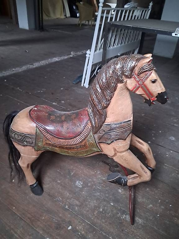 Sculptures & Statues: Antike Karusellpferde  – D'occasion à Trimbach par Timewarp