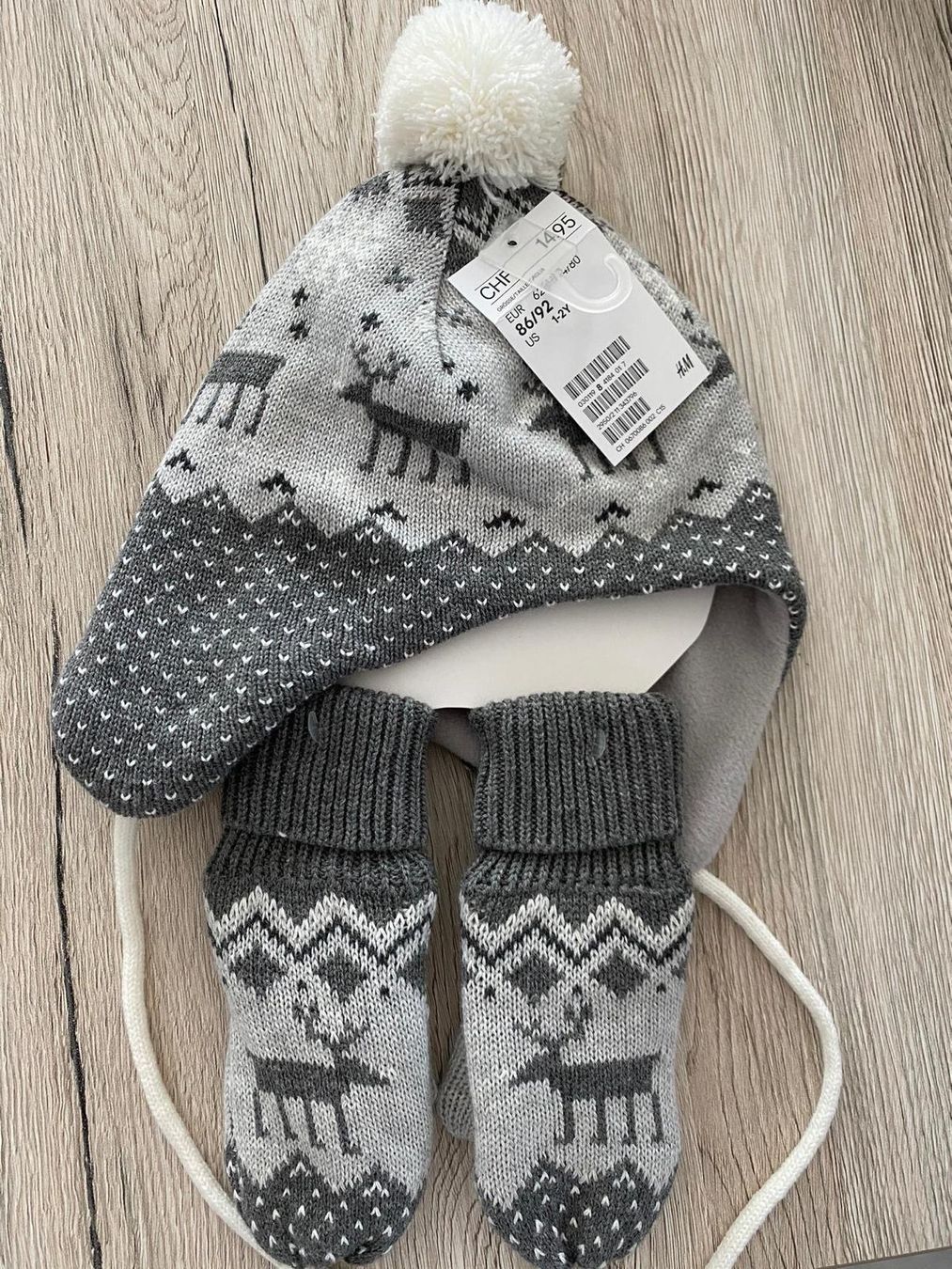 Gants: Bonnet et gants bébé taille 85/92 – Neuf (Voir description) à Chessel par Alyssia83