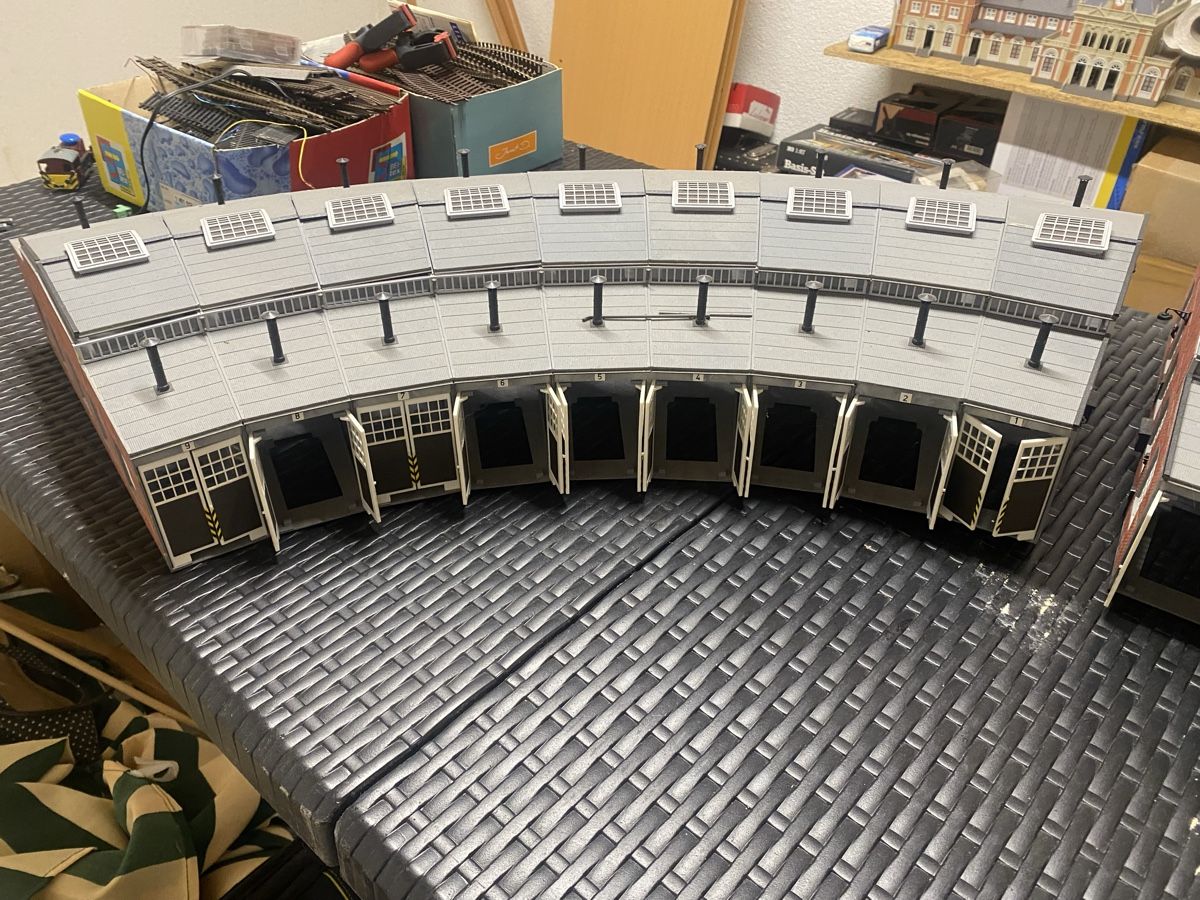 Faller Modelleisenbahnen: Ringlokschuppen H0 – Gebraucht aus Pratteln von Meydan01 4