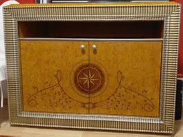 TV-Möbel / Schrank mit speziellem Design