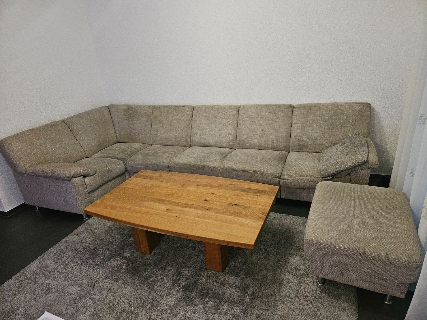 Divani: Ecksofa mit Hocker grau/beige, gebraucht, guter Zustand – Usato da Dättwil venduto da bub_98hr