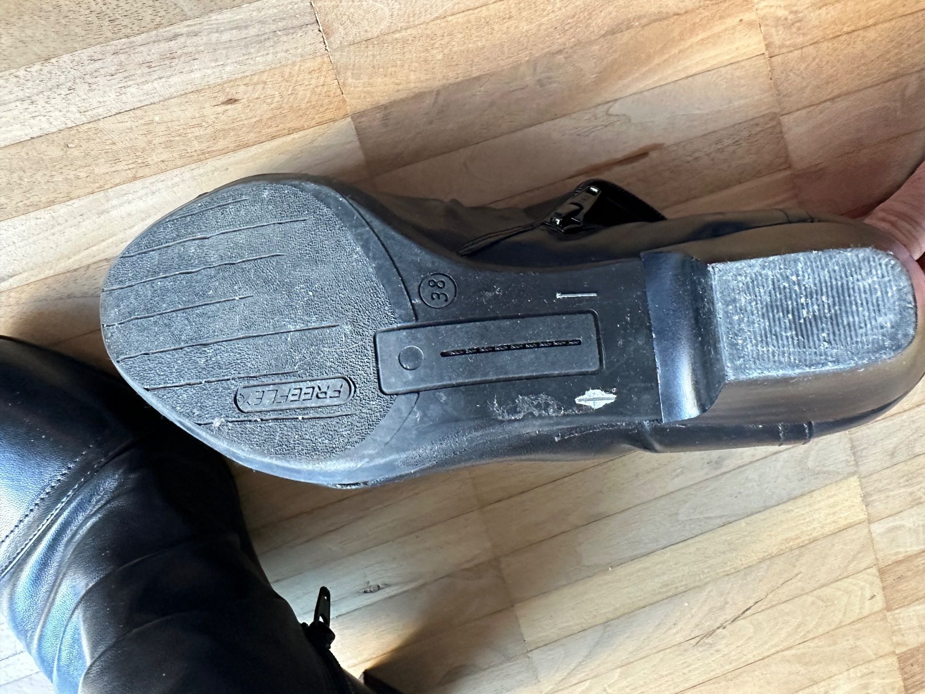 Scarpe da donna: Stiefel Frauen – Usato da Zürich venduto da chemostat 2