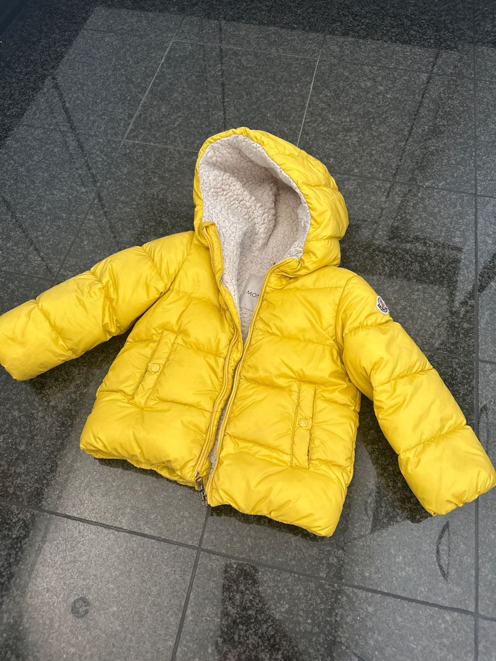 Moncler Giacche & Cappotti: Moncler – Usato da Gossau SG venduto da Carvalloh