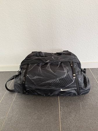 Nike Sporttasche / Trainingstasche in Schwarz guter Zustand