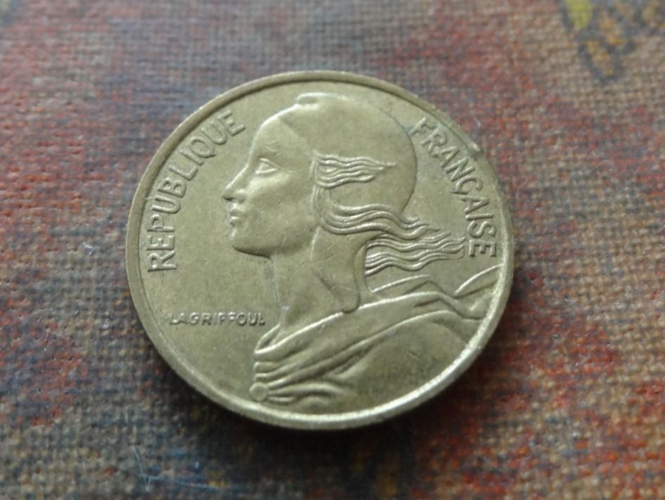 Alle Münzen: FRANCE  5 Centimes  1990 – Gebraucht aus Romanel-sur-Lausanne von Swift13 1