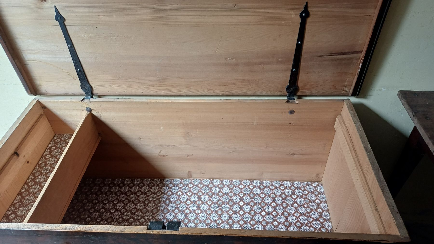 Cassapanche: Biedermeier Truhe m. Schublade – Usato da Flawil venduto da Naphtali 6