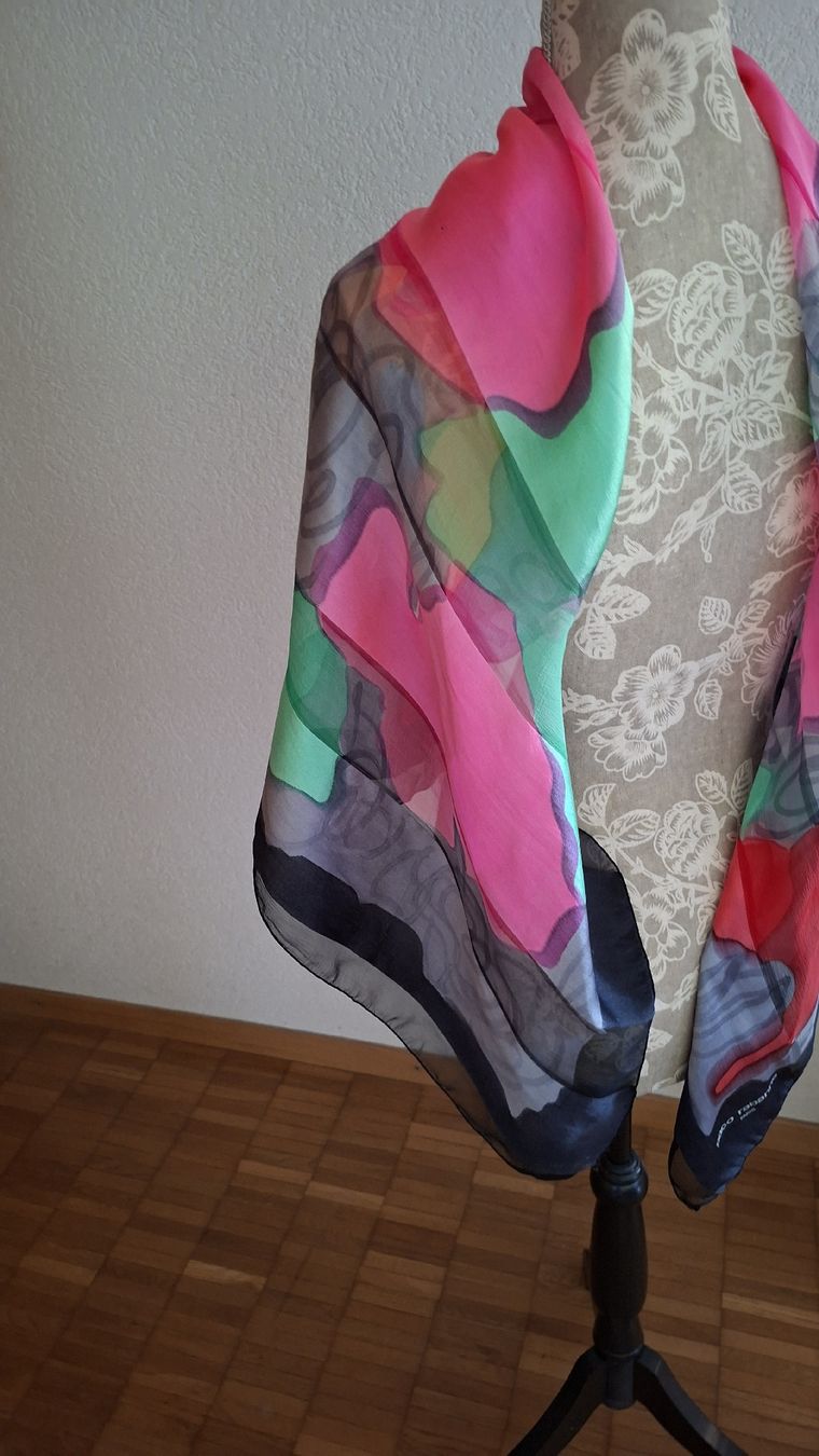 Foulard & Sciarpe: Foulard – Usato da Wünnewil venduto da 04Blume