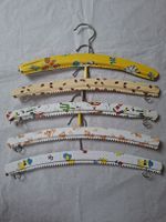5 vintage Kinderkleiderbügel mit Kunststoffüberzug bunt 