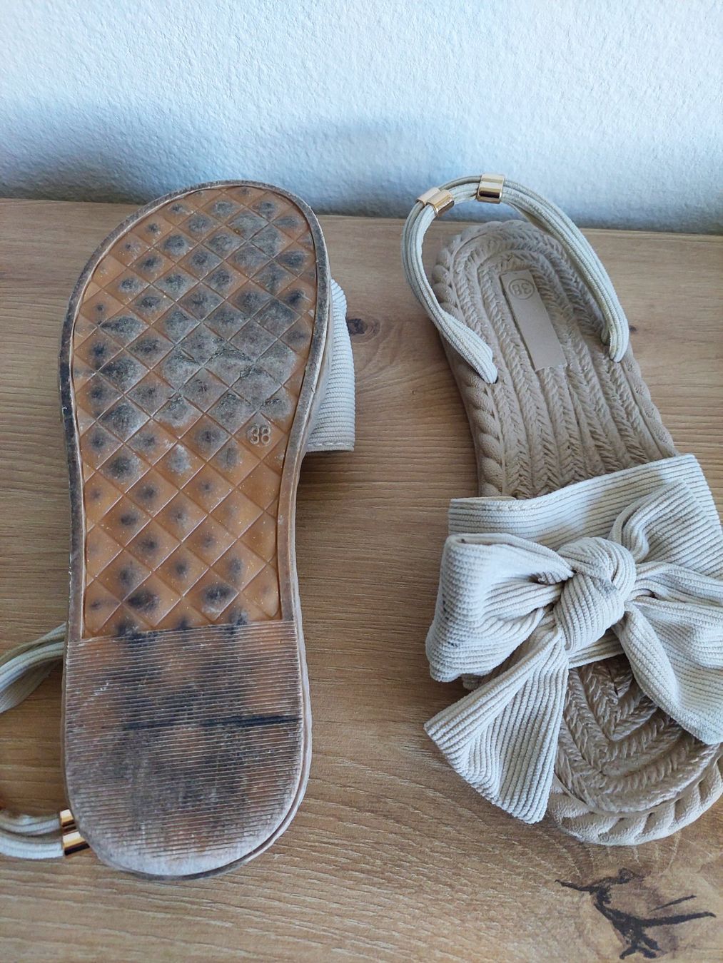 Scarpe da donna: BEIGE SANDALEN GR. 38 – Usato da Münchenstein venduto da Strupfi 3