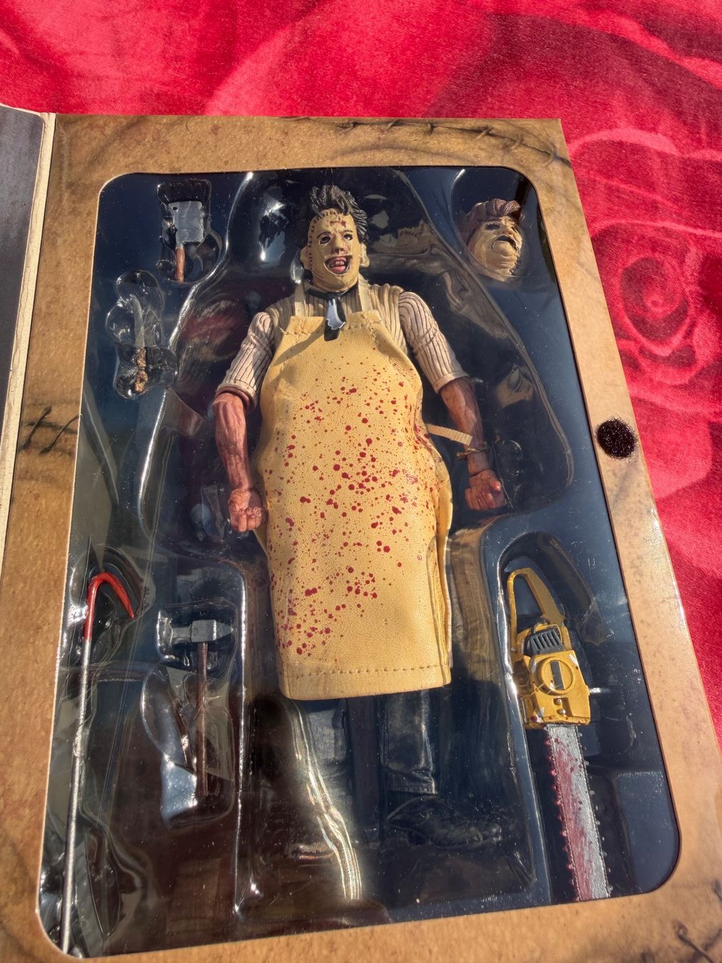 Neca Statuette: Neca - Whe Texas Chainsaw Massacre - Figur - Neu – Nuovo e nell'imballaggio originale da Cugnasco venduto da tizianaq 5