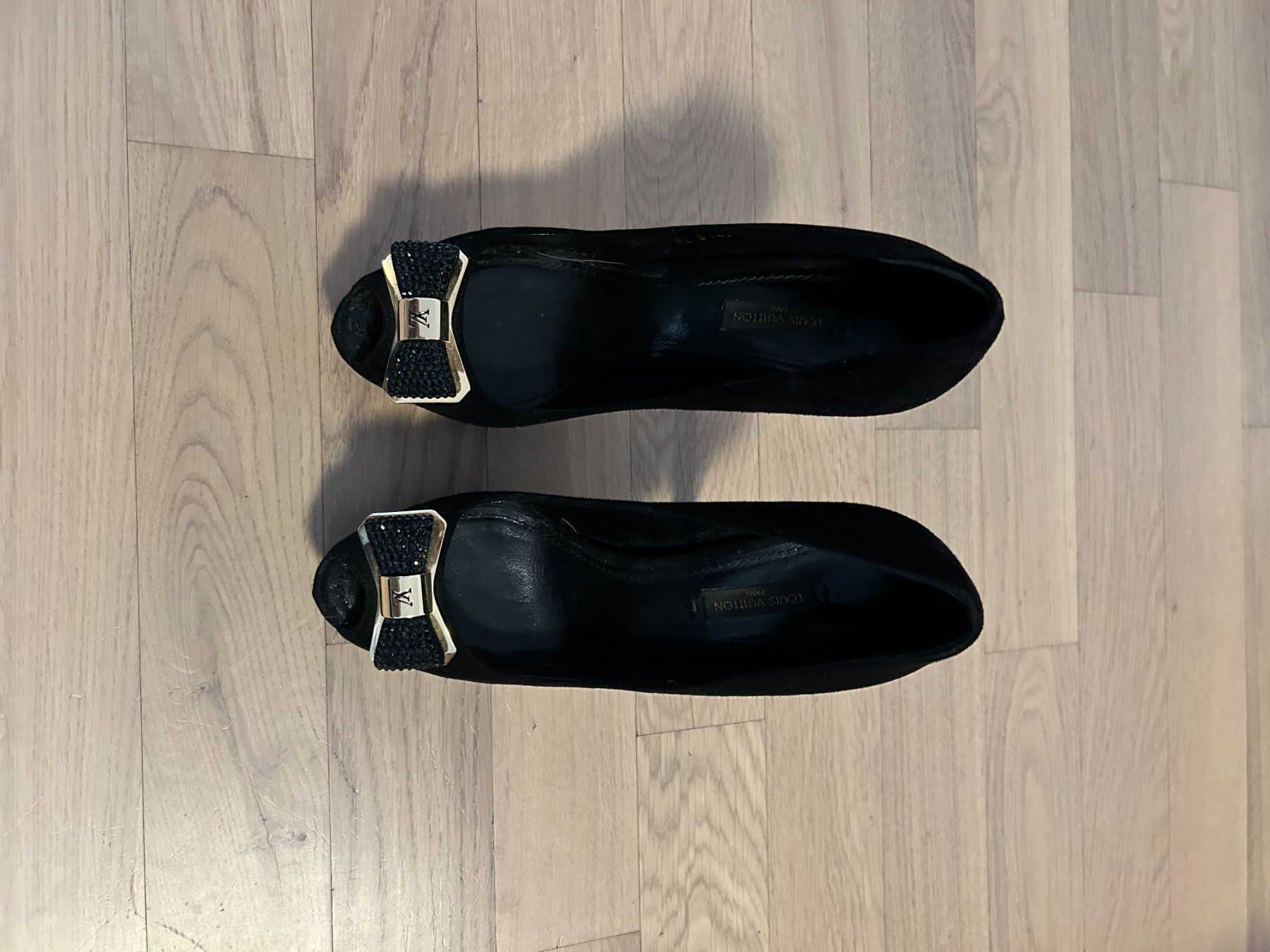 Louis Vuitton Scarpe da donna: Louis Vuitton - Swarovski bow /heel pump – Usato da Freudwil venduto da dihuepe
