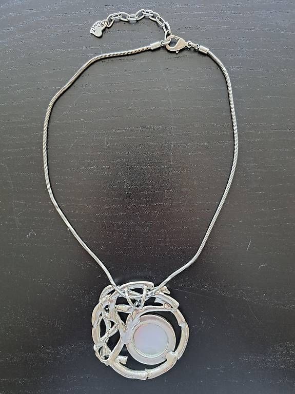 Catenine: Modeschmuck Halskette mit Perlmutt-Einlage Länge: 40 cm – Usato da Rothrist venduto da sal_k6ss 1