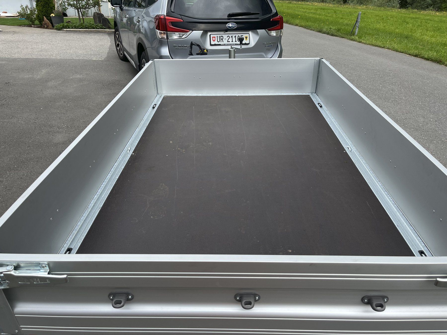 Humbaur Rimorchi: Anhänger mit oder ohne Verdeck 1300 Kg Mieten pro Tag – Usato da Erstfeld venduto da Flexi100. 6