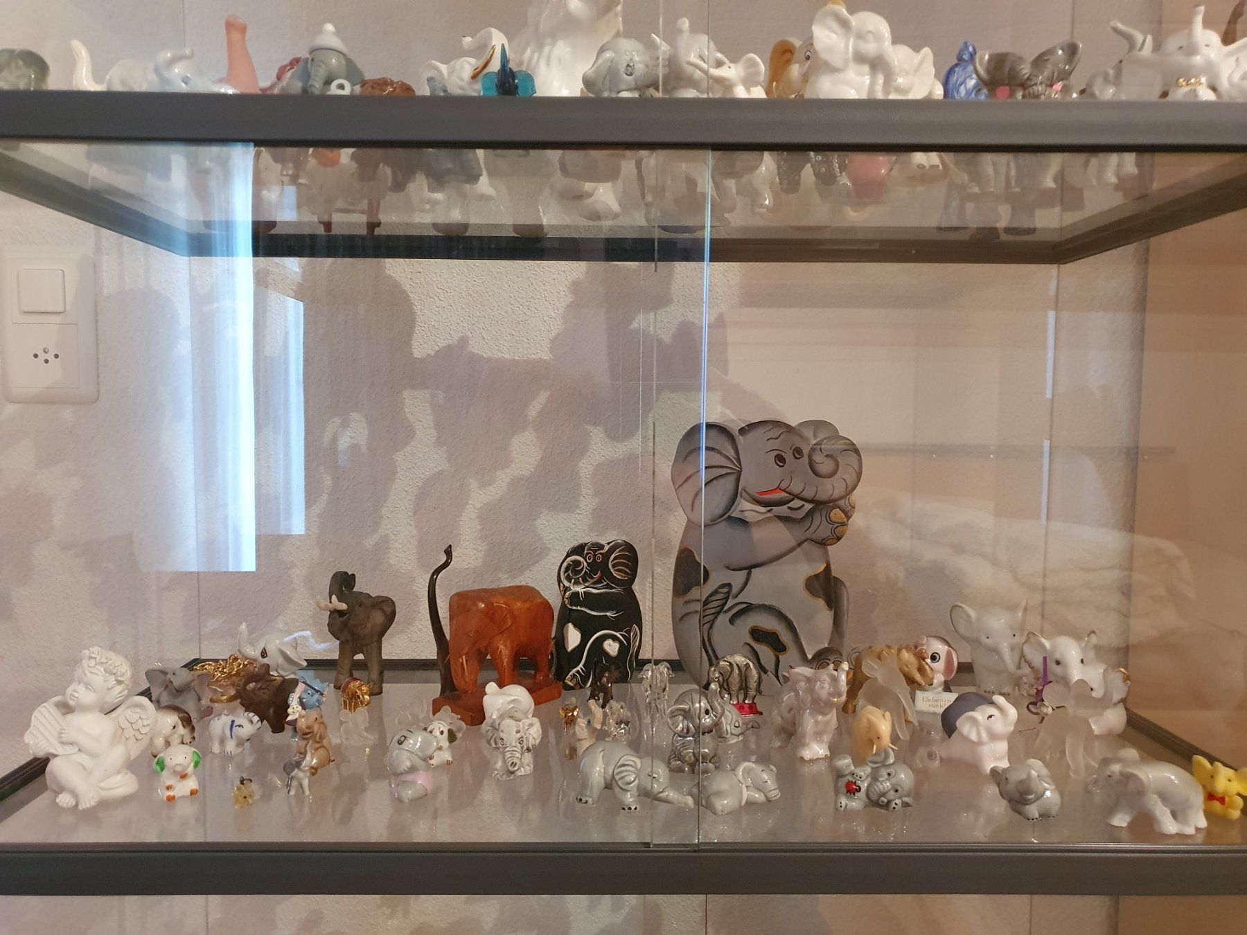 Vetrine: Glasvitrine inkl. Elefantensammlung – Nuovo (secondo la descrizione) da Frasnacht venduto da Milka_1981 4