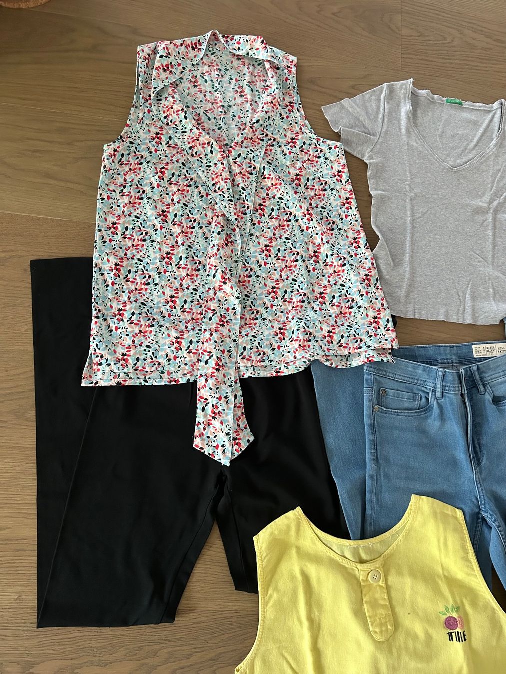 Benetton Lots de vêtements: Clothes Pack S – D'occasion à Erlenbach ZH par Syssi_C 1