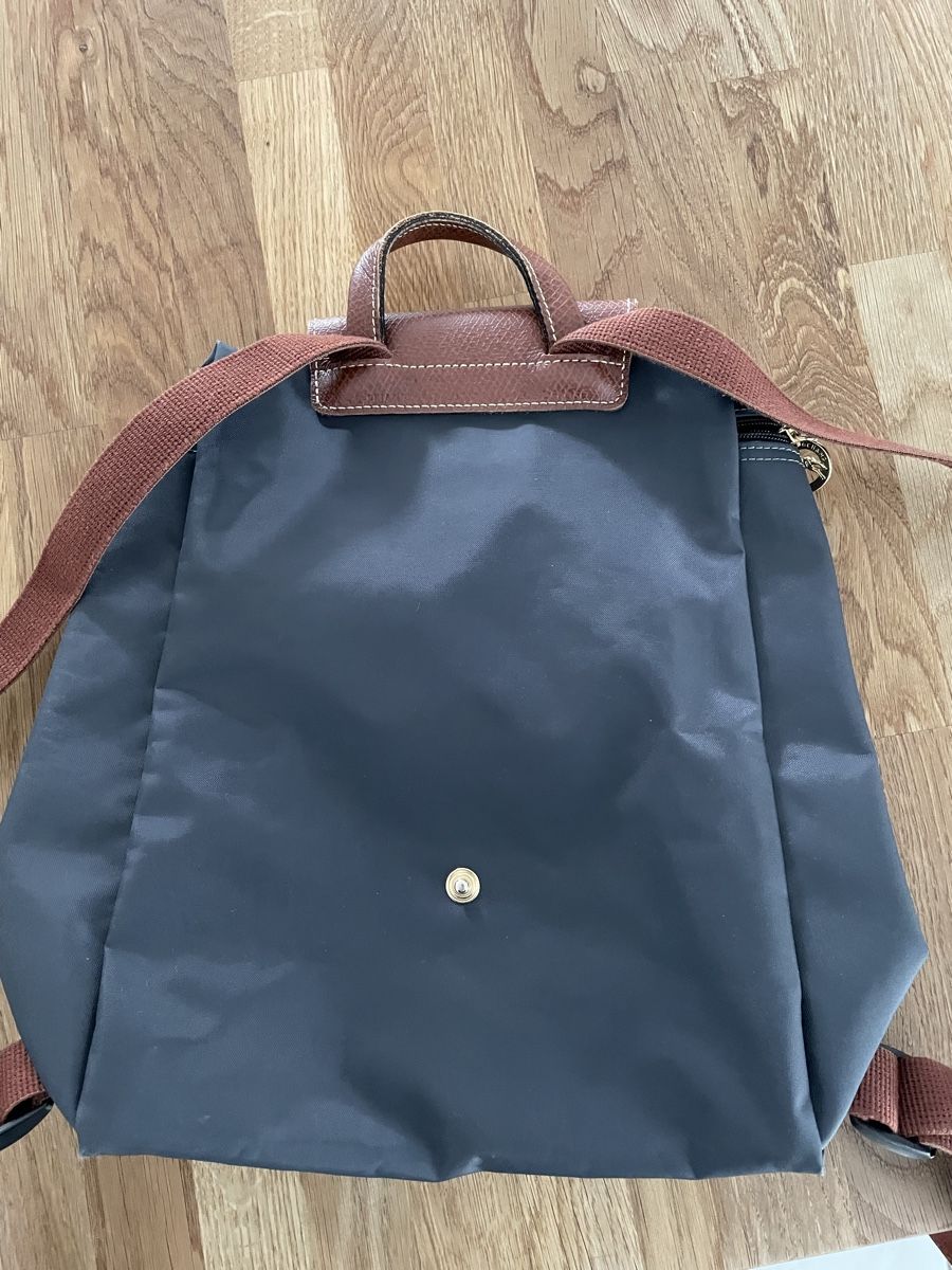 Longchamp Zaini: Longchamp Rucksack Le Pliage in grau – Usato da Frauenfeld venduto da annstella95 1