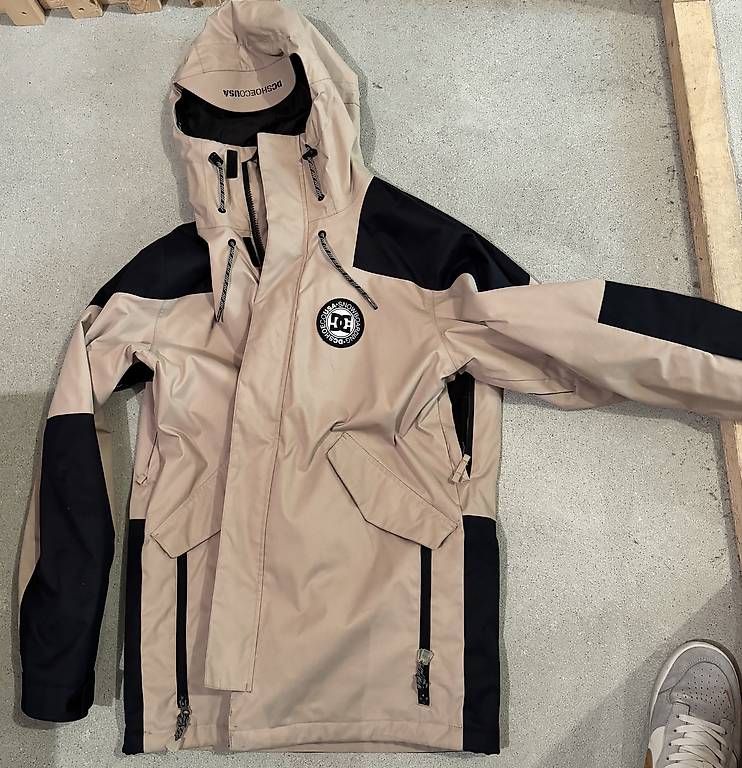 Giacche: Snowboard Jacke, Winterjacke DC – Usato da Sursee venduto da Jaenuful 3