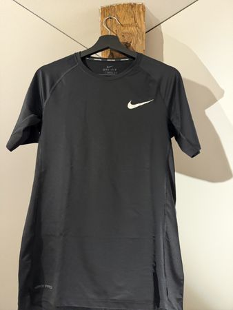 Nike Pro Sportshirt schwarz Dri-Fit neuwertiger Zustand