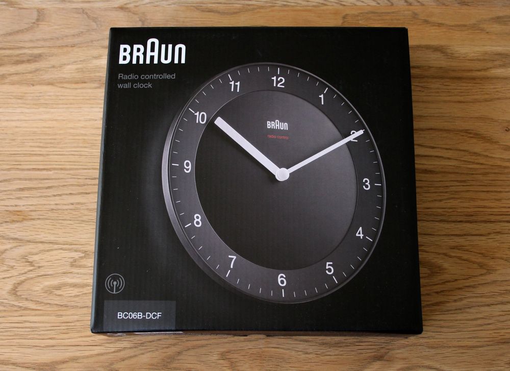 Braun BC 06 R-DCF Horloge murale radiocommandée rouge