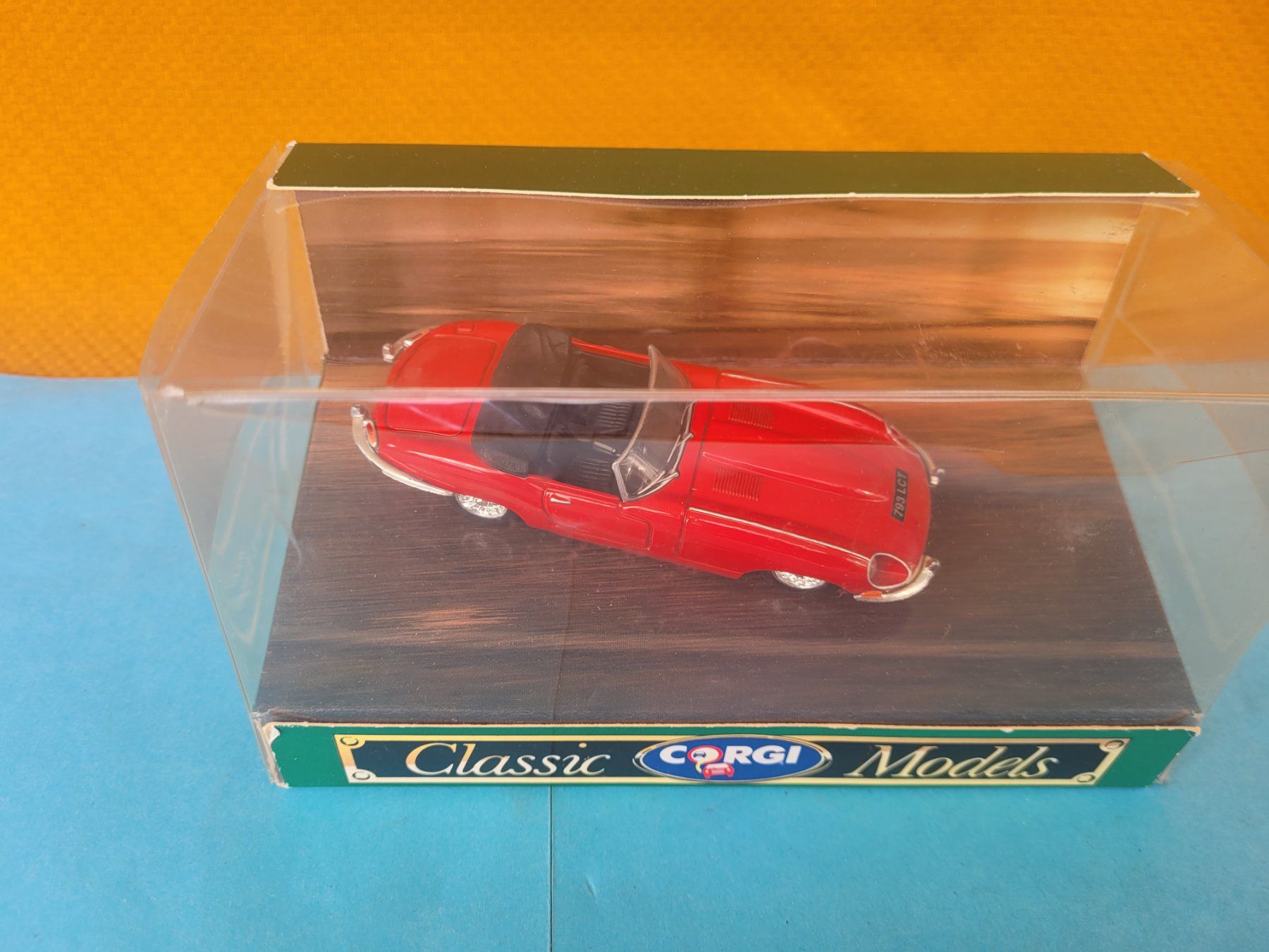 Jaguar Modellini d'auto: Jaguar Type E cabriolet ouvert, Classic Corgi Models1:43 – Usato da Domdidier venduto da Bimbo57 2