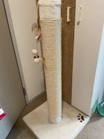Neuwertiger Katzen Kratzstamm 125cm hoch