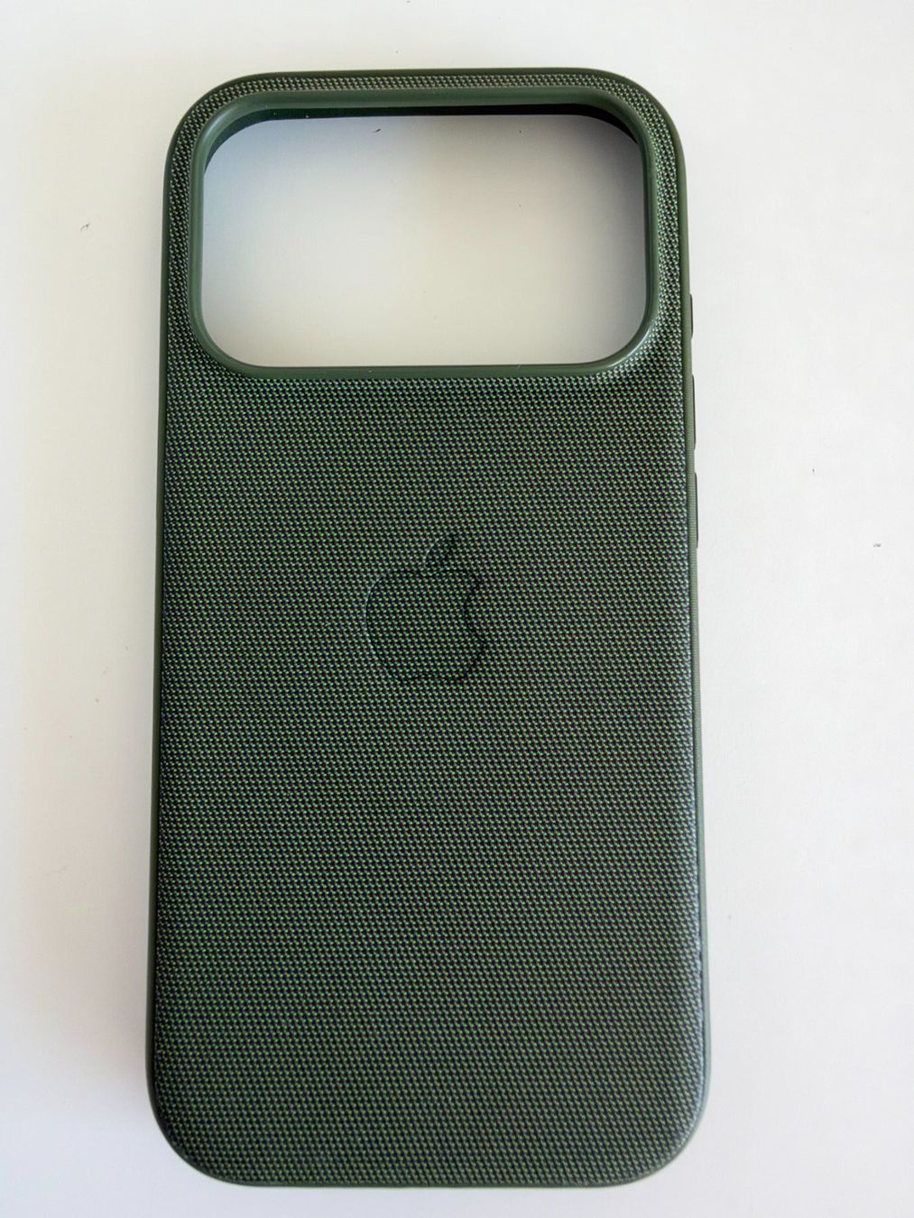 Apple Cover & Protezioni schermo: Coque Apple TechWoven MagSafe pour iPhone 17 Pro - Verte – Usato da Fully venduto da Avranville
