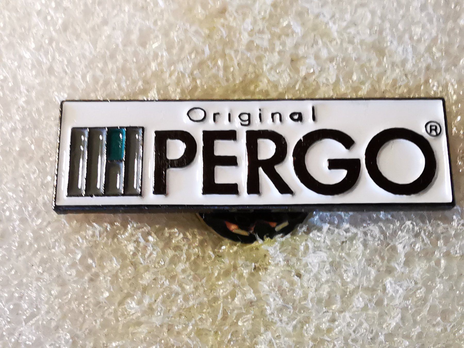 Plaketten & Abzeichen: Ansteckpin 76: Original Pergo – Gebraucht aus Oppligen von Pin-Fall-Shop