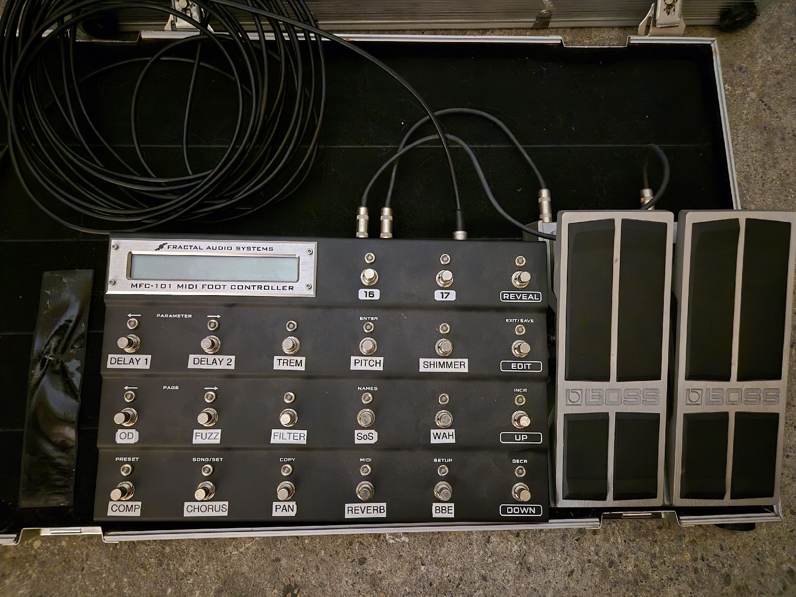 Fractal Audio Strumenti musicali: Fractal Audio Axe-FX Ultra + MFC-101 MIDI Foot Controller – Usato da Yverdon-les-Bains venduto da Dormondm 1