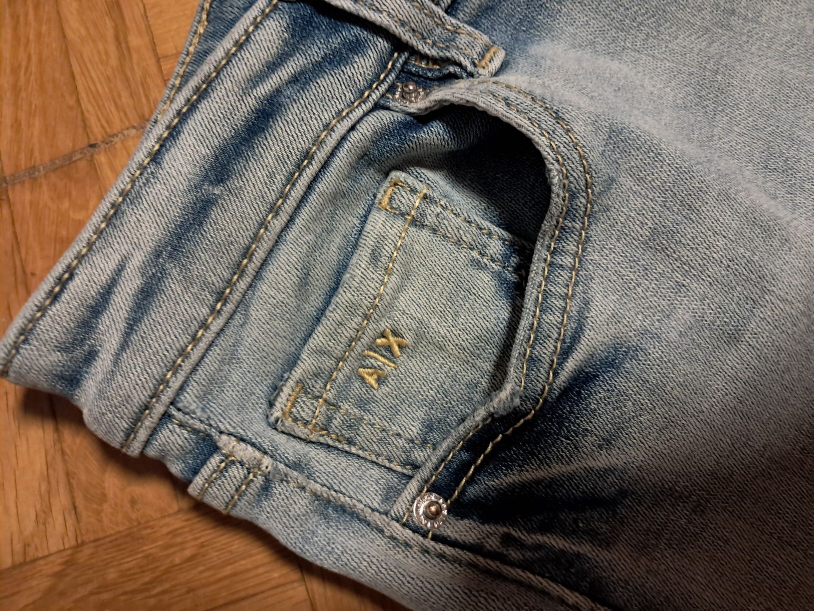 Armani Jeans: Armani Jeans W25 34 / 7/8 länge Bootcut  – Usato da Kefikon TG venduto da theratpack20 9