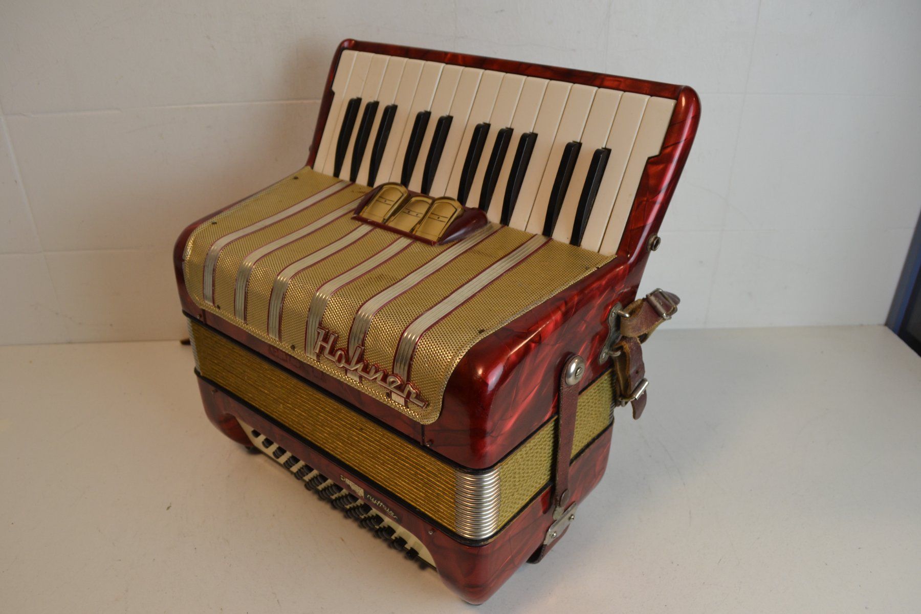 Hohner Strumenti musicali: Akkordeon chromatisch Hohner Concerto I – Usato da Zürich venduto da Brockito 2