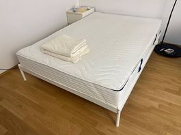 [Reserviert] IKEA Bett 140 × 200 cm mit Matratze