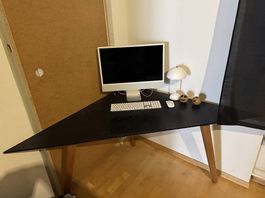Moderner Schreibtisch  CHF 40 VB