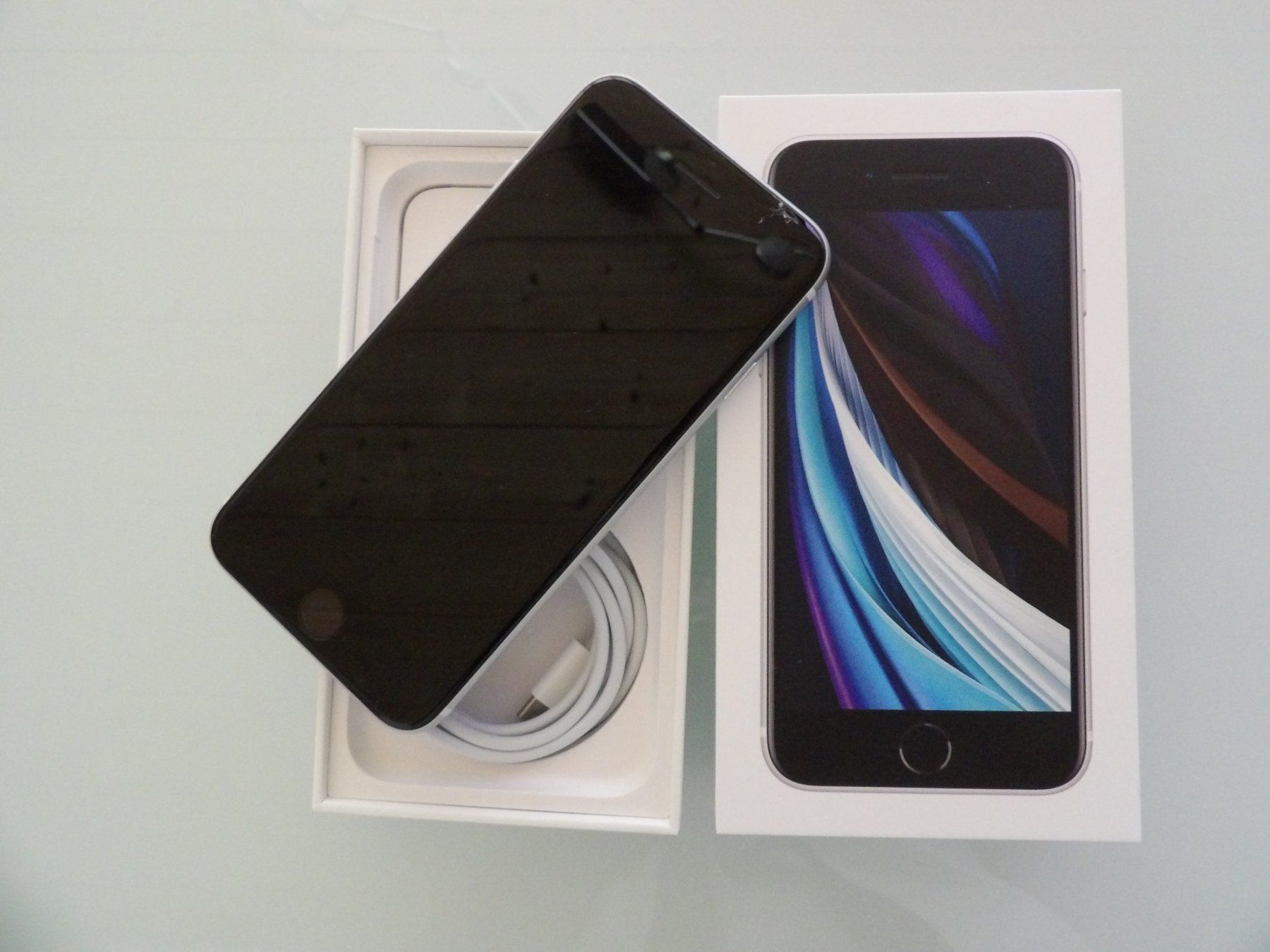 Apple Handys / Smartphones: IPhone SE, White, 64 GB, gekauft 2022 – Defekt aus Niederlenz von Steff99
