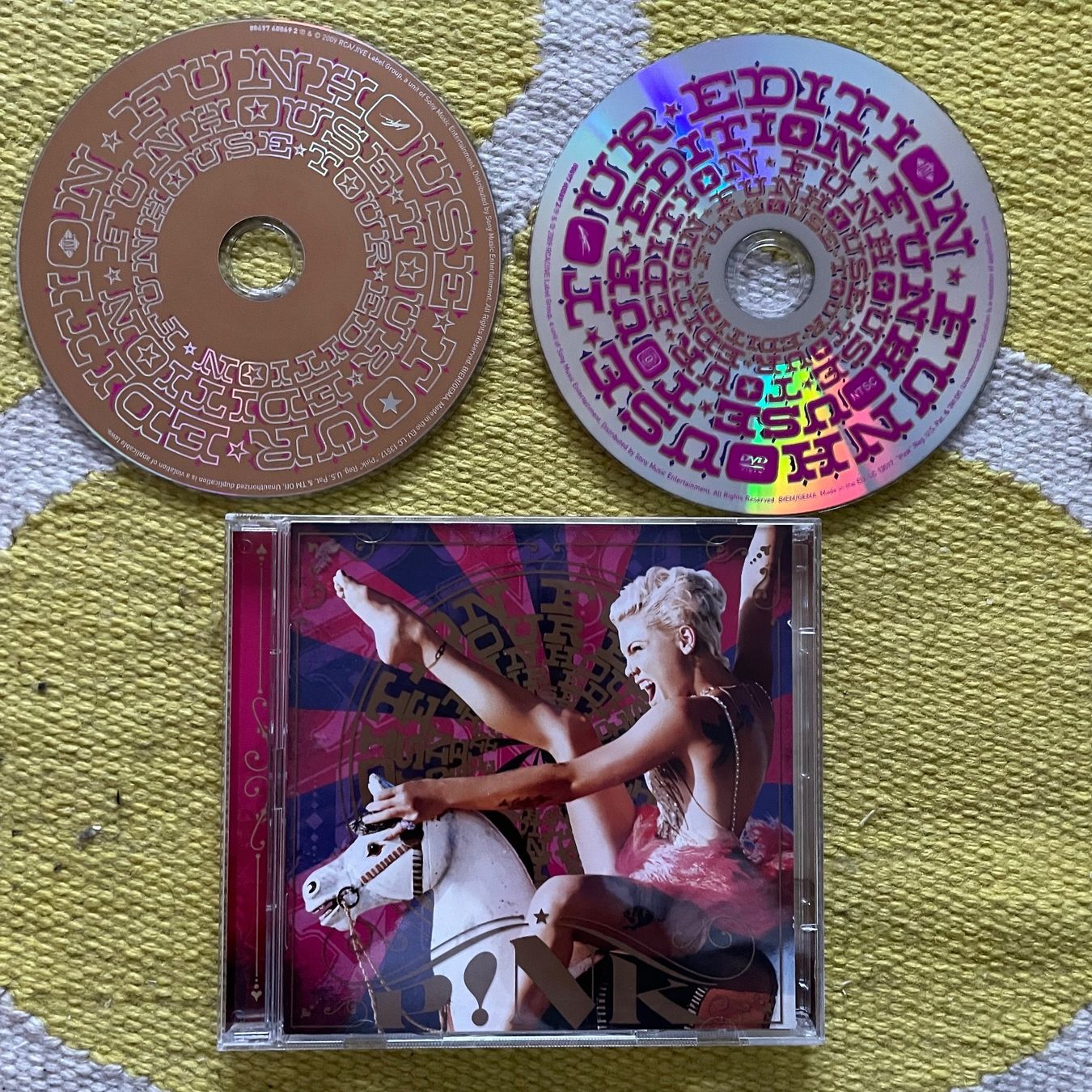 CD: PINK-CD+DVD FUNHOUSE TOUR EDITION – Usato da Rorschacherberg venduto da CD-Roli
