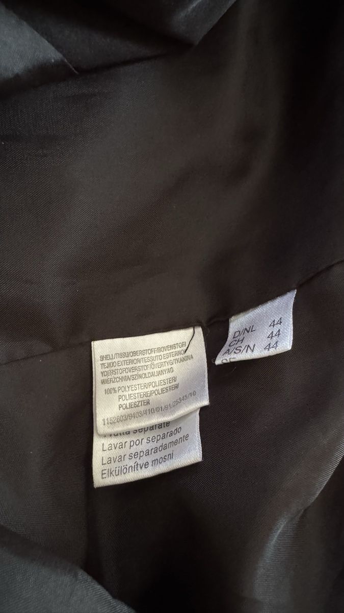 Giacche: Regenjacke Damen 44 – Usato da Gümligen venduto da morticiaaddams 3