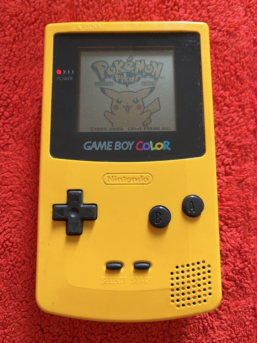 Nintendo Console: Game Boy color  – Usato da Losone venduto da ung_8n85