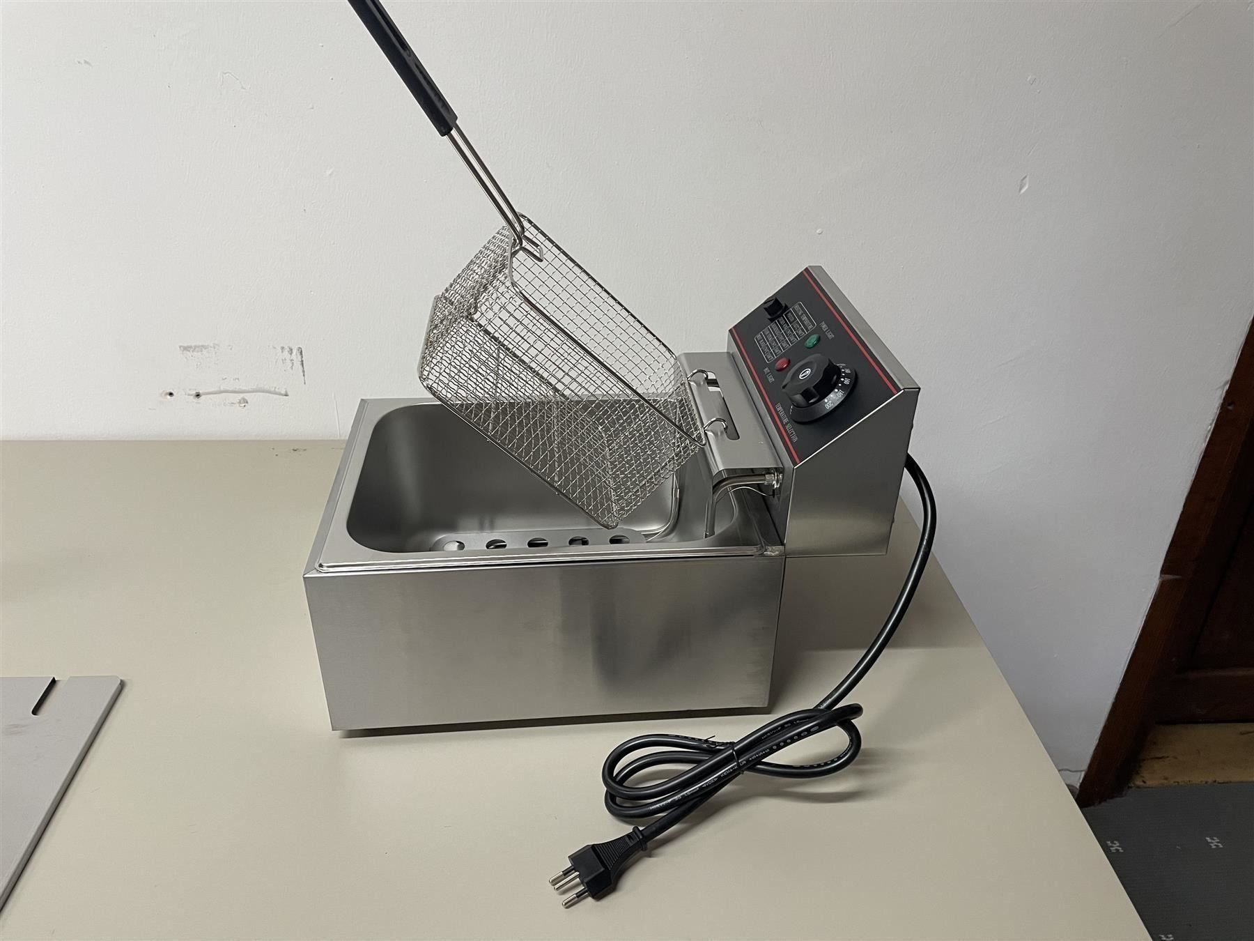 Küchengeräte: Gastrofriteuse 6L NEU mit Garantie – Neu und originalverpackt aus Hombrechtikon von SPS-Liquidationen