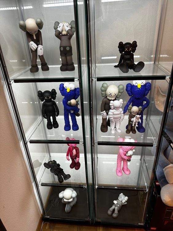 KAWS Vinyl Figures Collection (Like new) Kaufen auf Ricardo