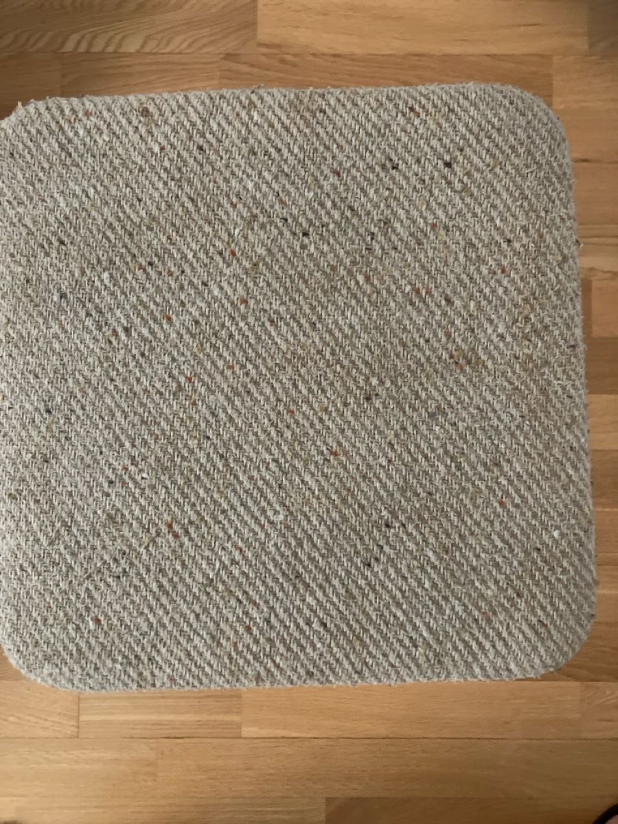Sgabelli: Vintage Hocker – Usato da Zürich venduto da 5xnd 1