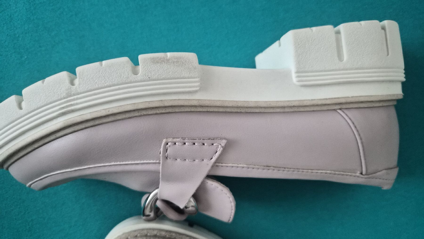 Damenschuhe: slipper gr 39 neuwertig  – Gebraucht aus Romanshorn von Hadrenalin 2