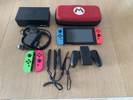 Nintendo Switch Konsole mit viel Zubehör!