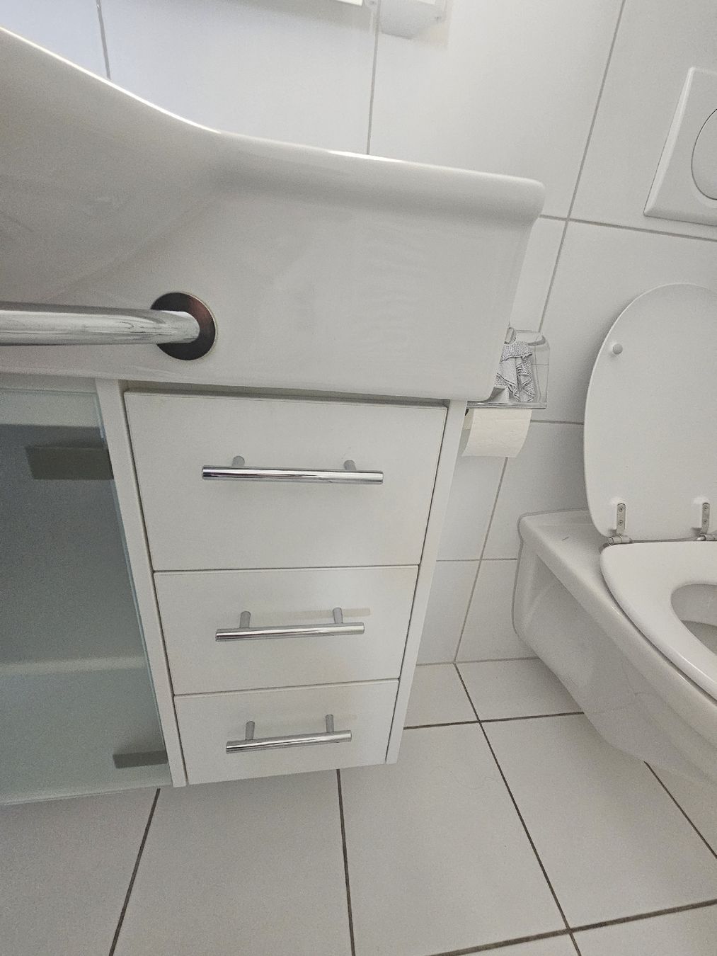 Spülbecken & Waschbecken: Badezimmermöbel und Spiegel – Gebraucht aus Ostermundigen von Msmash 2