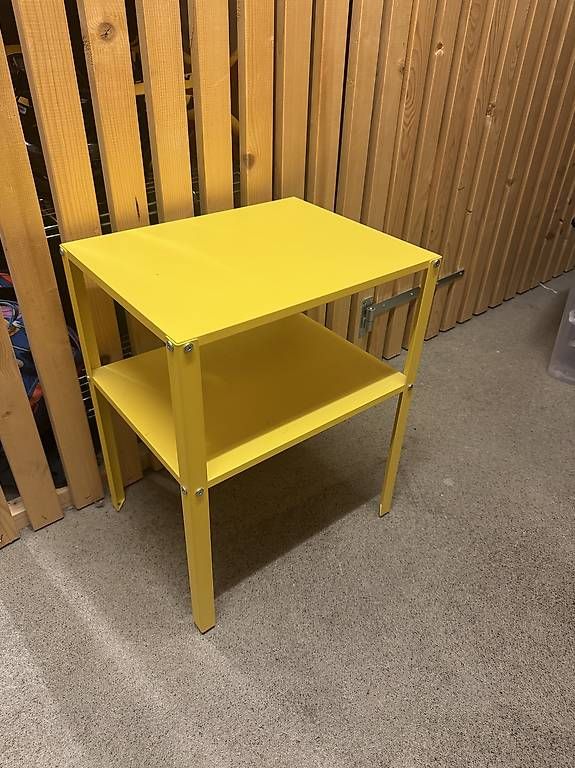 Tavoli: Coffee Table  – Usato da St-Sulpice VD venduto da CedricFiedler