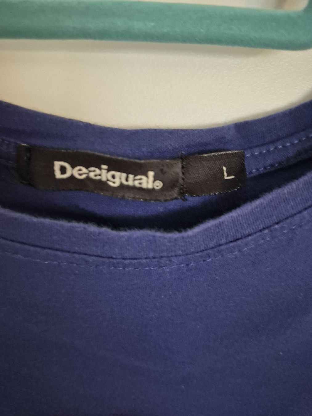 Desigual T-shirts: T-shirt Desigual original, taille L – D'occasion à St-Pierre-Clages par _RV 1