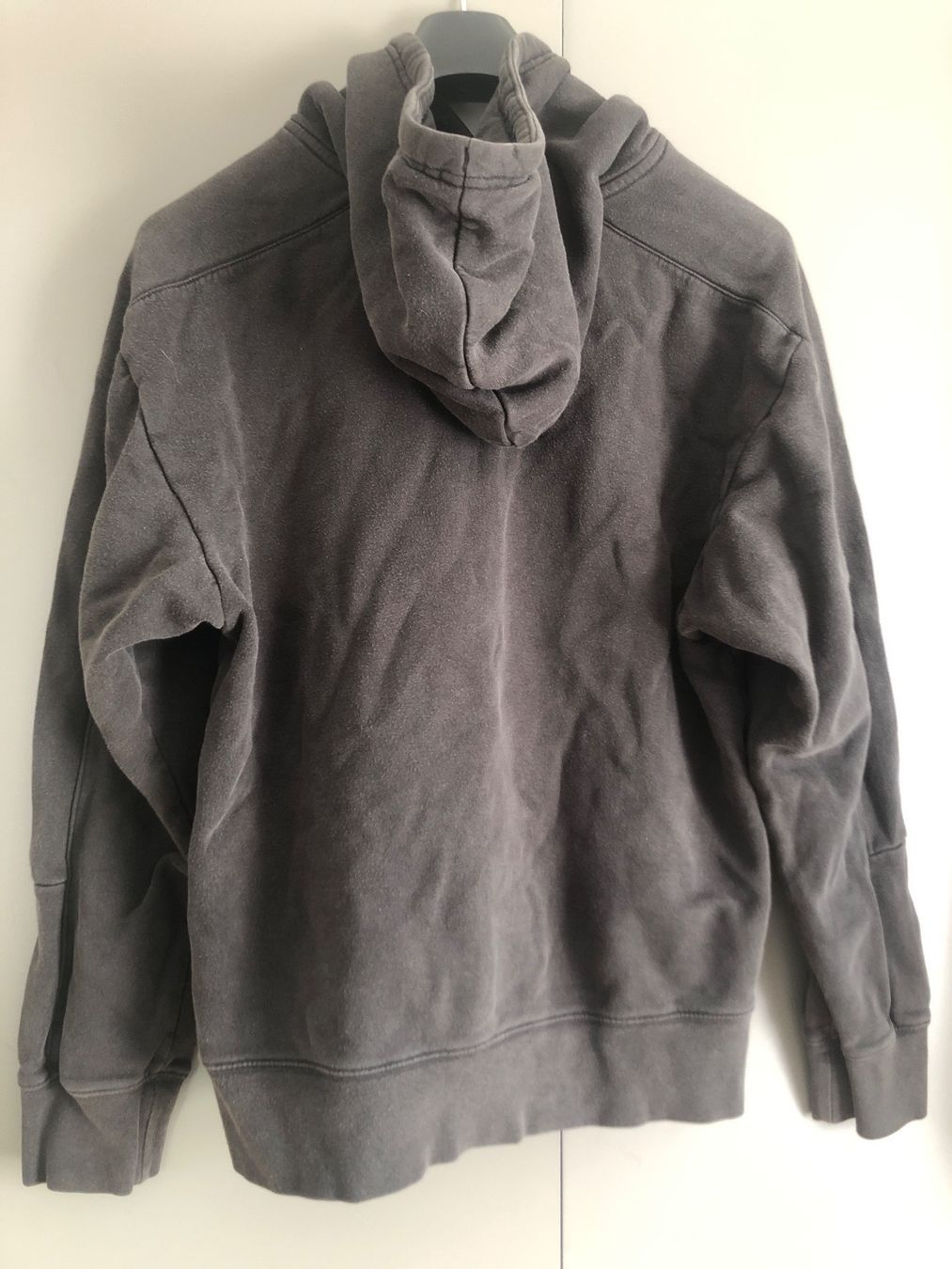 Nike Pullover & Sweatshirts: 3 pullover:1 nike air jordan M, 2 pullis basketball 170 – Gebraucht aus Olten von eti_r289 2