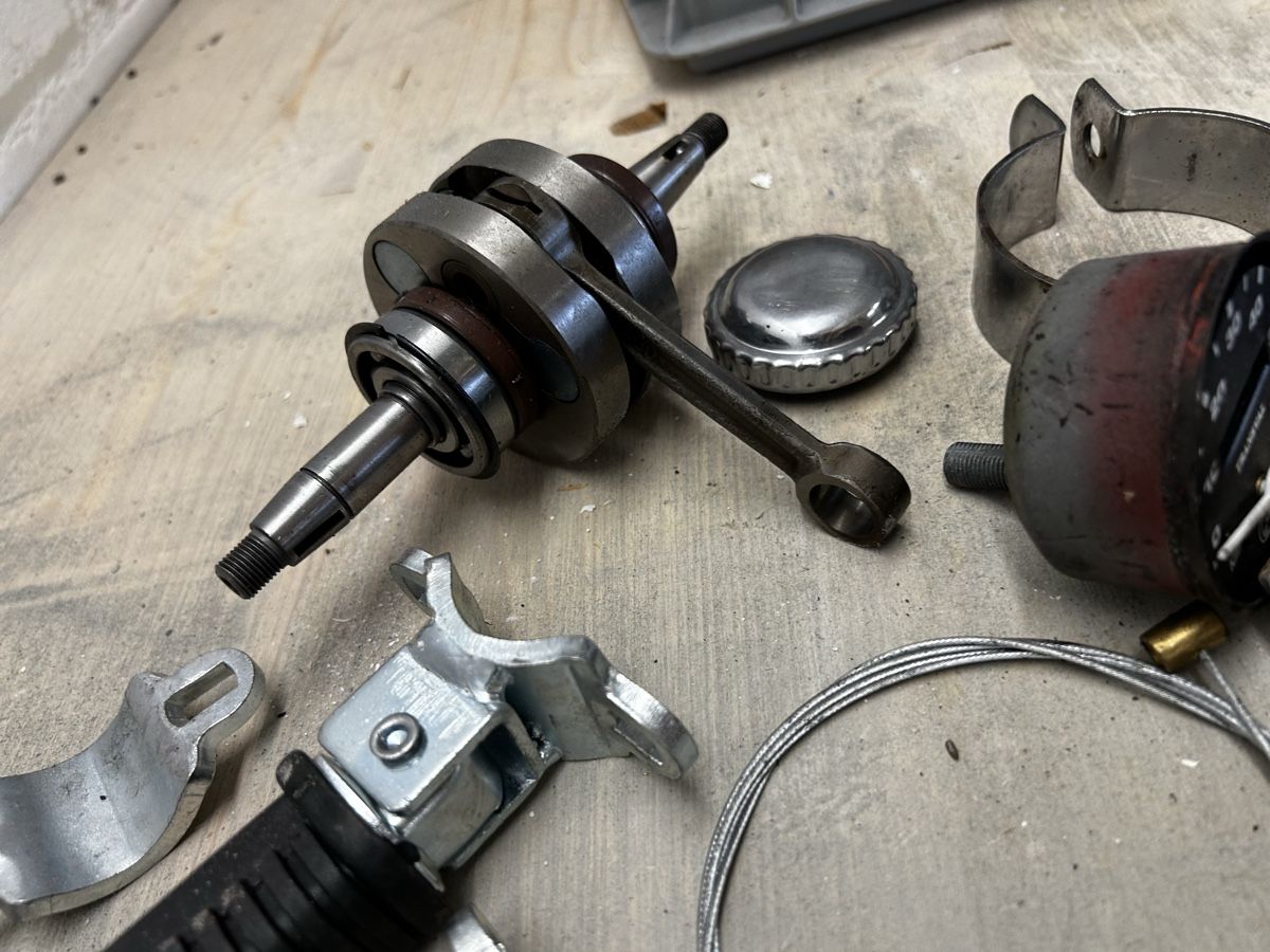 Puch Parti ricambio per ciclomotori: Puch Maxi Ersatzteile / Teilekonvolut / Mofa Oldtimer – Difettoso da Grabs venduto da Jonas.2005 5